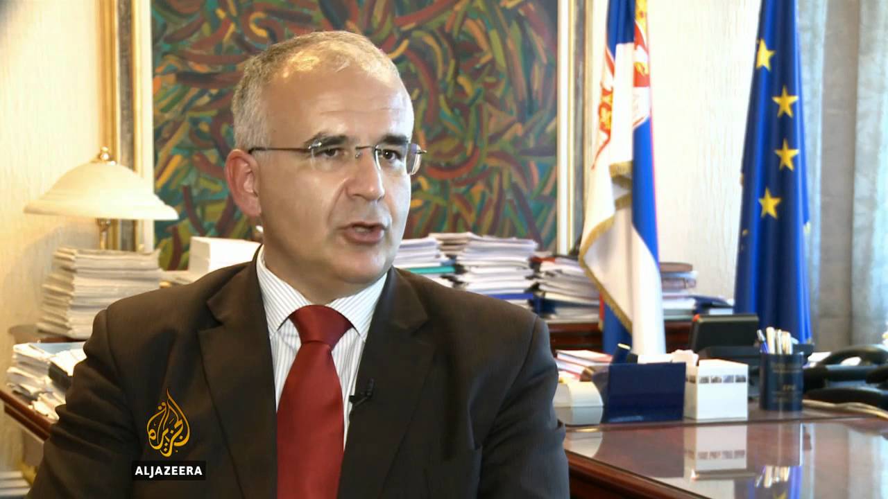 إلزام البنوك بالإبلاغ عن المدفوعات الضريبية - قناة الجزيرة البلقان