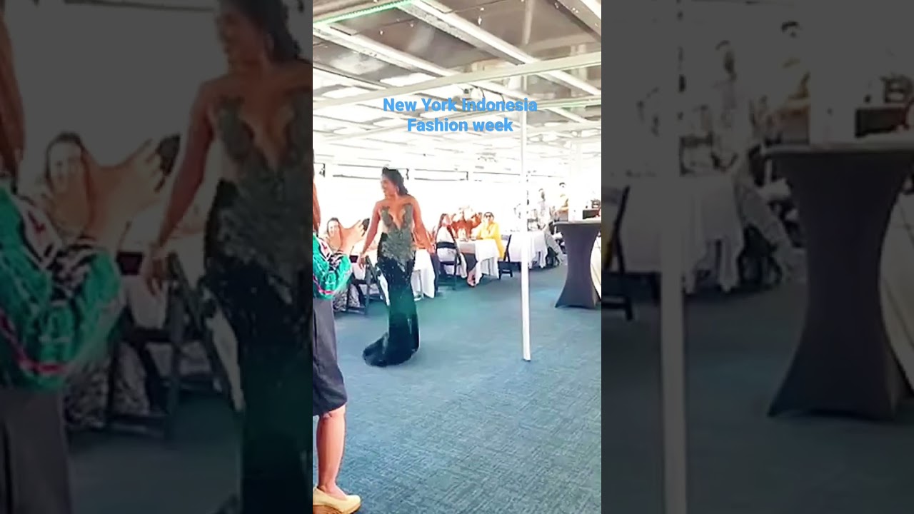 Fashion show on the yacht NYC 