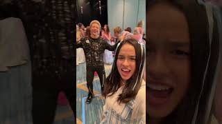 There Are So Many People シ