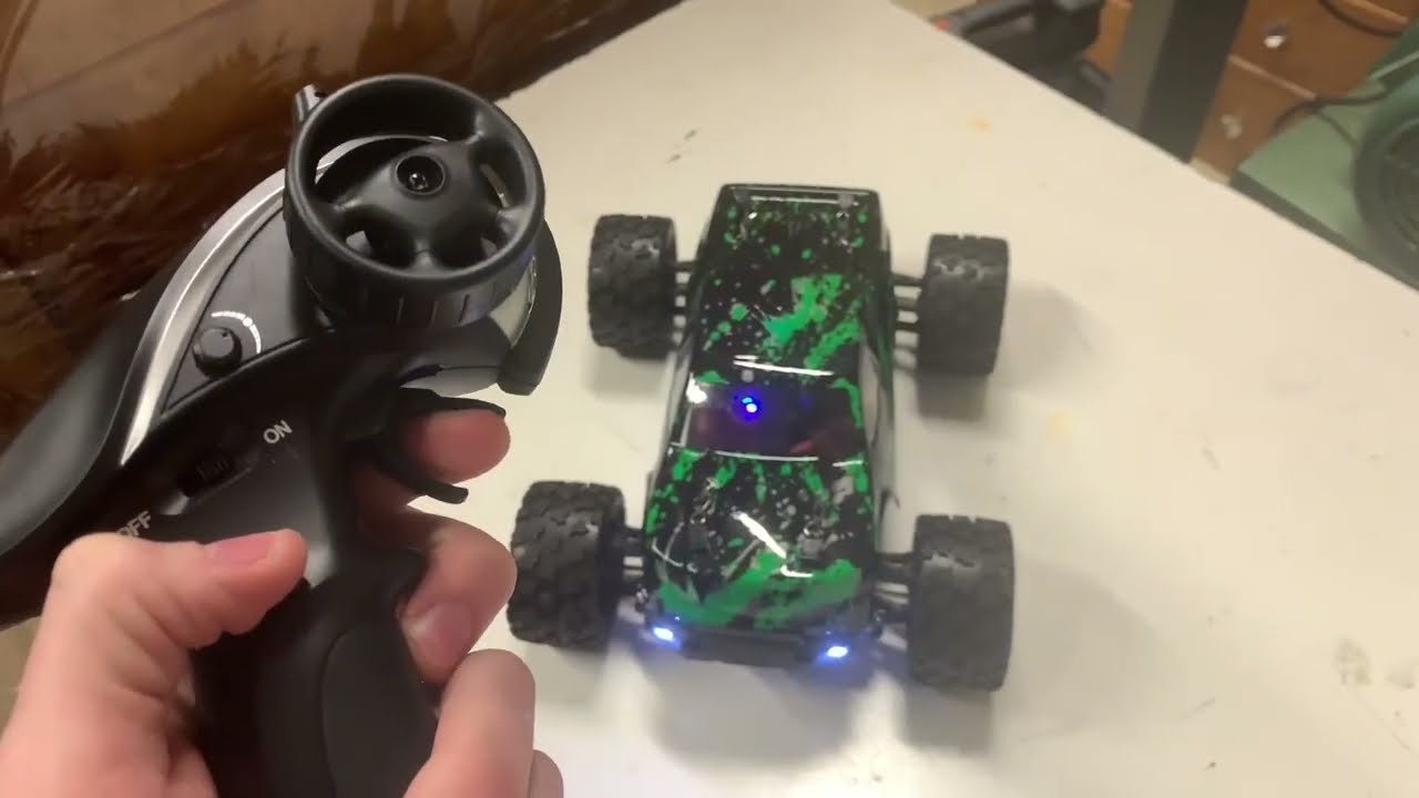 HAIBOXING Remote Controlled Car 4WD RC Car 36 km/h High Speed 1/18