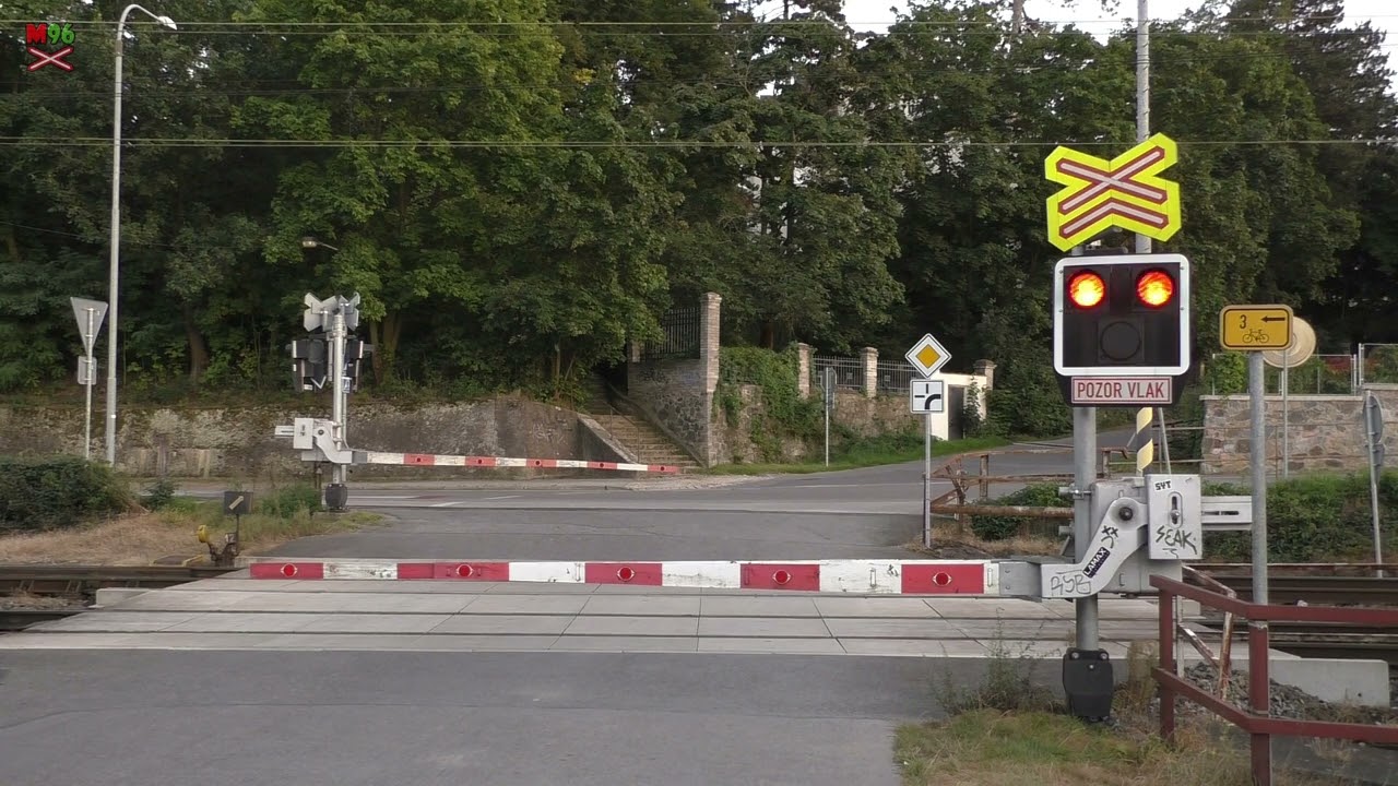 Železniční přejezd Dobřichovice #1 [P269] - 9.9.2023 / Czech railroad crossing