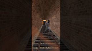 What to Do If a Train Is Coming and You’re Stuck in a Tunnel🚇😨