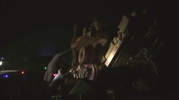 Loading scrap dozer with cranes!