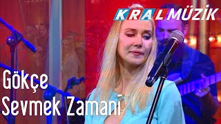 Vignette de la vidéo "Gökçe - Sevmek Zamanı (Kral Pop Akustik)"