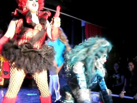 Alice in Wonderland Show at Backstage The Club Pon...