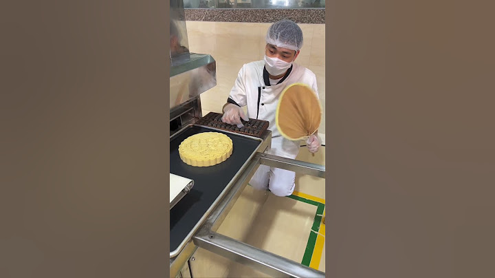 How Many Workers Are Slacking Off And Not Working? #cake #mooncake#shorts