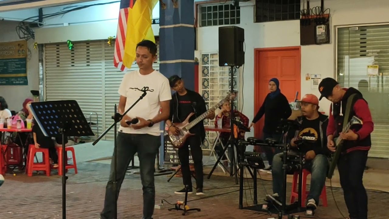 Tiara (Kris) Cover by Leftenan Razak ft UNIQ Band 2.0 YouTube