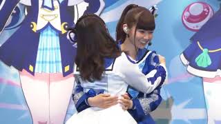 Suzuki Aina and Suwa Nanaka shy moment.