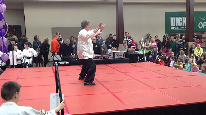 David Flugum demonstrates Bagua form