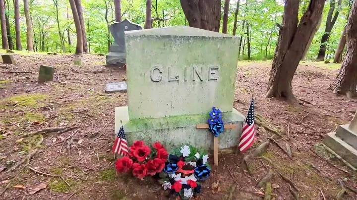 Perry Cline Hatfield & McCoy feud-House and grave ...