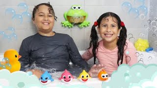 Bath Song Nursery Rhymes & Kids Songs