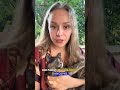Девушка собрала на 1 сентября букет из полевых цветов, чтобы не тратить 300 рублей