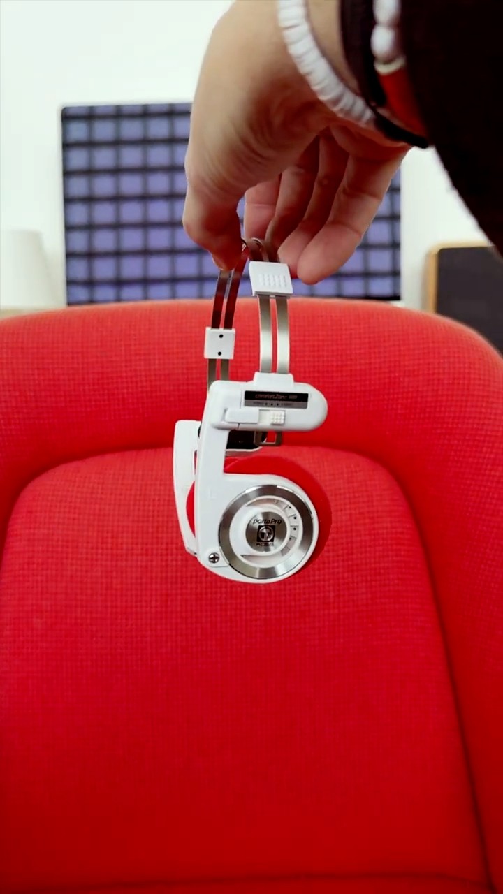 Porta Pro Wireless 2.0 Arctic White - YouTube
