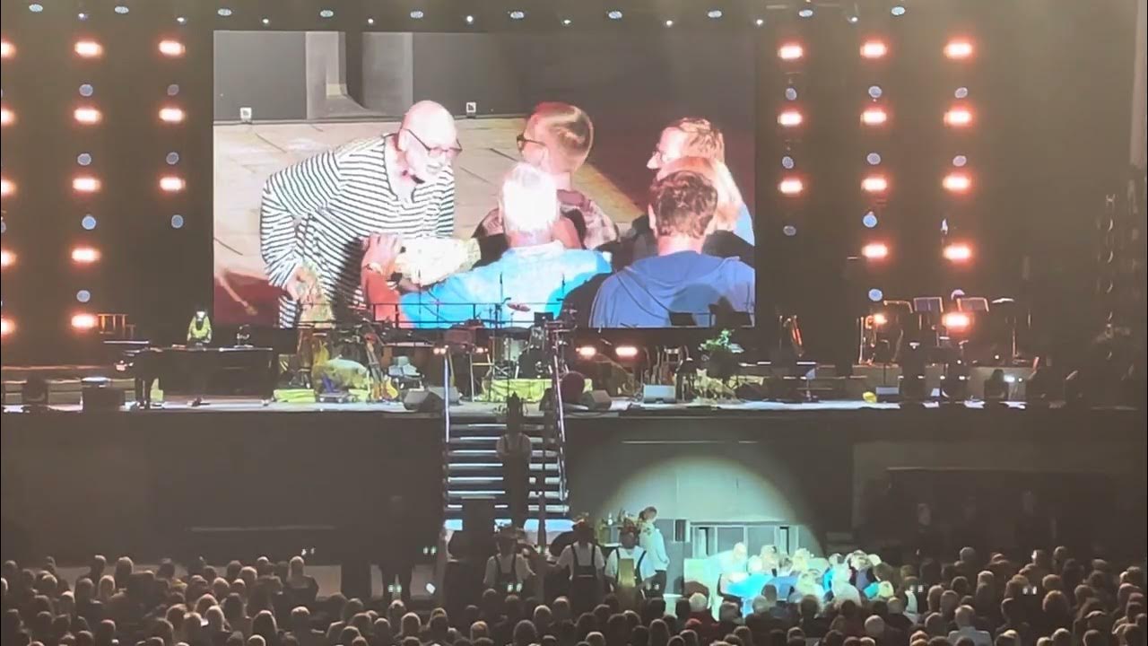 Hans Krüger - Holzfeuerwerk @ Rainald Grebe | Halleluja Berlin ...