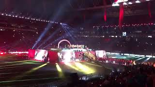 Sofiane Feghouli, Cezayir Halk Müziği Eşliğinde, Oğluyla Dans Ederek Sahneye Çıkıyor...