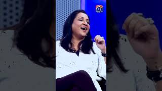 Umrah karte huay Tabish ne zyada - Aab e Zamzam pee liya, phir kya hua? | #nadiaafgan #hasnamanahai