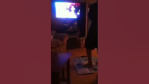 Funny fail on dance dance revolution on the wii