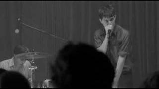 Vignette de la vidéo "Joy Division - She's Lost Control (Performance From Control)"