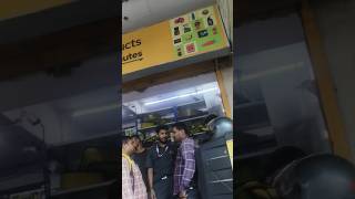 blinkit store par bhaiya log hard work kar rahe h 😭