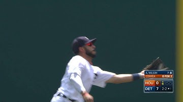 HOU@DET: Aviles makes a great catch on the run