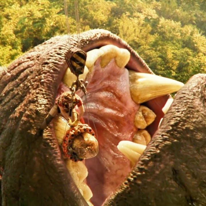 Pulling King Kong's teeth is a huge project. #godzillavskong #shorts #movie #viralvideo #fantasy
