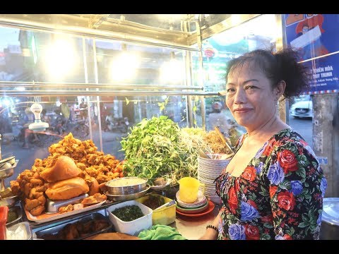 Video Quán bún riêu cua đồng đông khách ở Sài Gòn, muốn ăn... - youtube