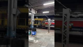 Twin Shunting Locomotive Jhansi #jhansi #shuntingduty #shunting #dieselengine #dieselloco #railway