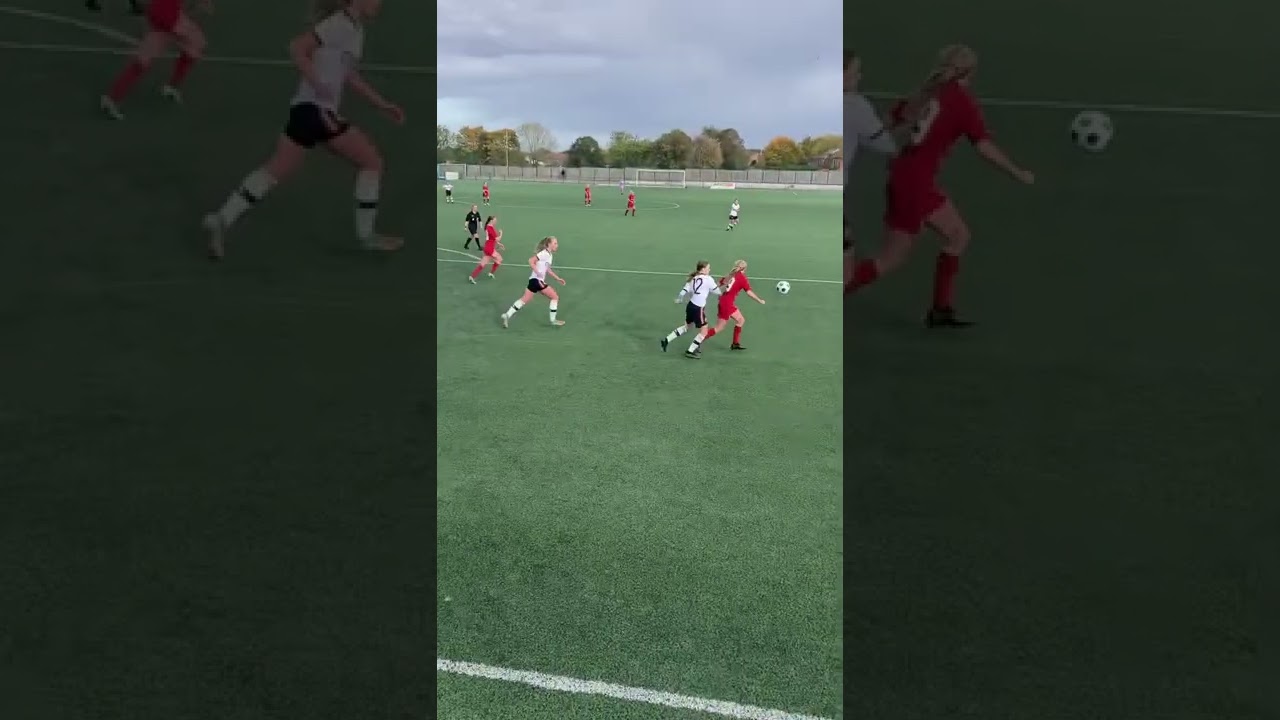 ❤️ MUFC ❤️ women’s u16 goalkeeper Kacey setting up an attack