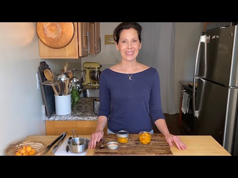 Video: How To Cook Apricots With Vanilla Cream