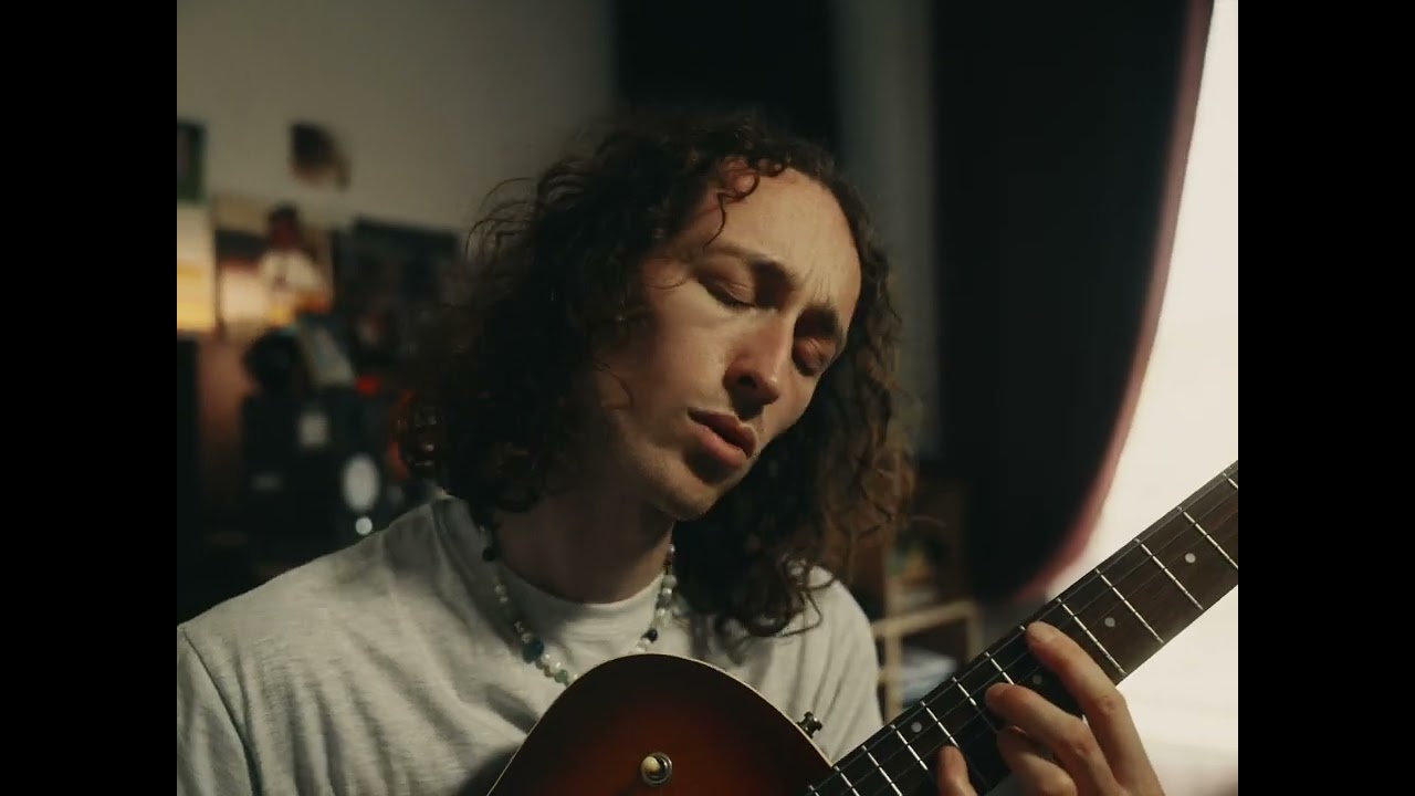 Guarda Oscar Emch - Illusion with Anna Majidson (Official Video) su YouTube Guarda Oscar Emch - Illusion with Anna Majidson (Official Video) su YouTube