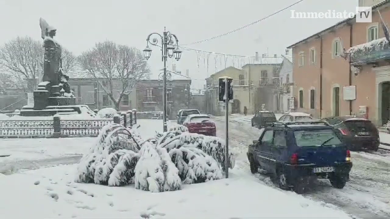 TORNA LA NEVE TRA PAESAGGI DA FIABA E DISAGI