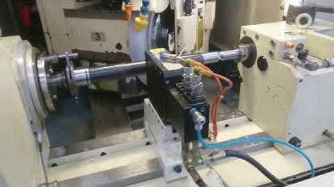 STUDER S40CNC "3 point hydraulic steady" by STUDERGRIND.COM