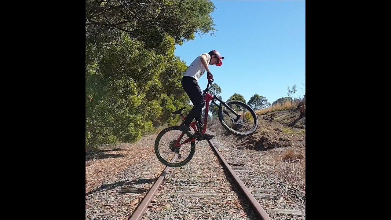 Borys Zagrocki -  Extreme Bicycle Stunts -  Railway Play MTB