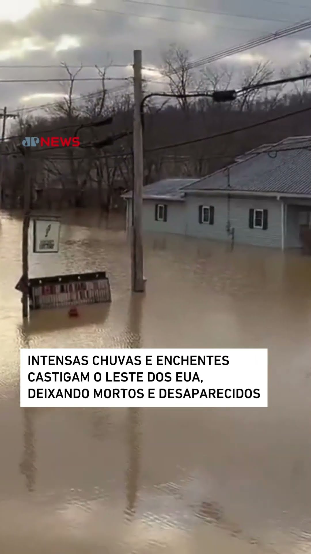 Intensas chuvas e enchentes castigam o leste dos EUA, deixando mortos e desaparecidos #Shorts