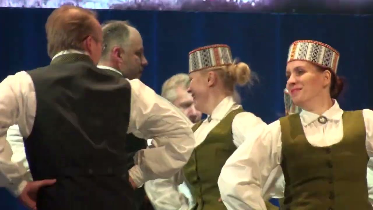 RŪNU RAKSTI Jānis Purviņš Dāvis Stalts dejo VPDK “Dejotprieks”