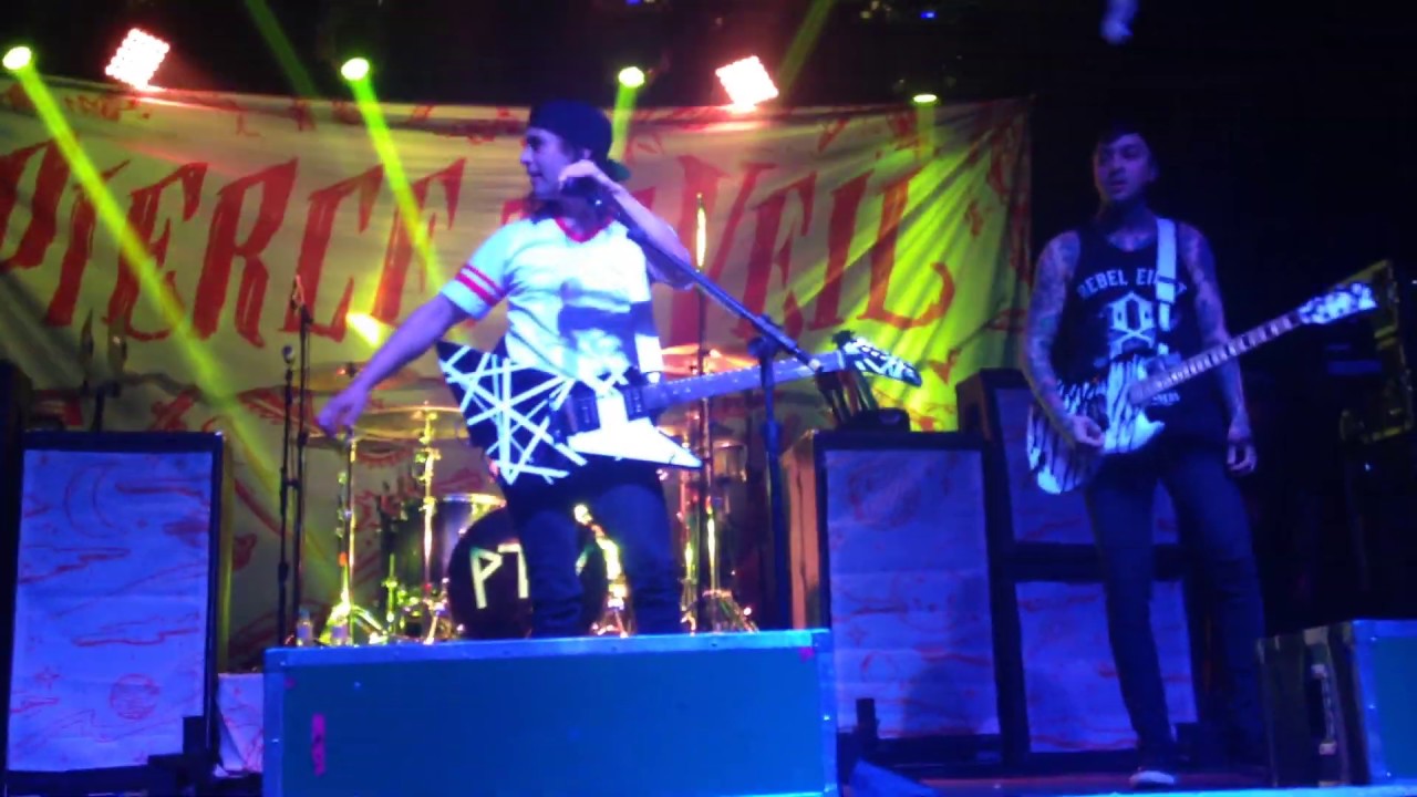 Pierce the Veil - Hell Above live at Sao Paulo 10/07/16 - YouTube
