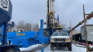 Decker Drilling running 13-3/8" casing - top hole - air drilling - TXD Schramm 200 - Ingersoll Rand