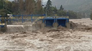 Los dos principales ríos de Santiago se desbordan tras fuertes lluvias | AFP