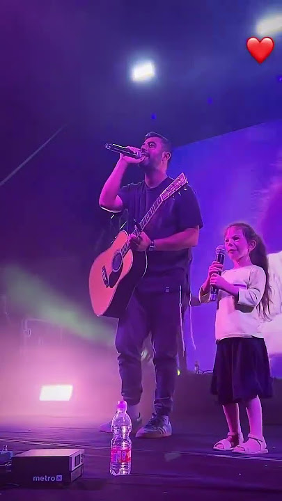 Heartwarming Moment: Ishay Ribo Sings with a Little Girl at Har Bracha Concert