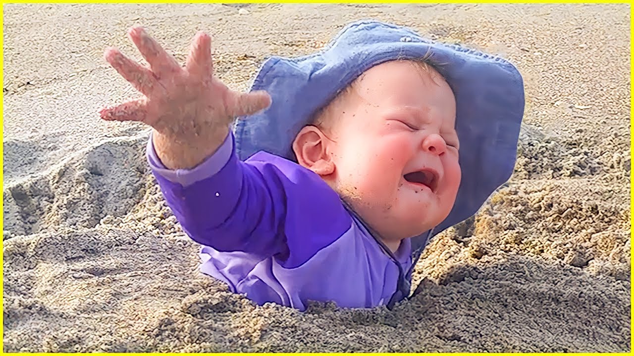 Funny Baby's Reaction On The Beach || 5-Minute Fails - YouTube