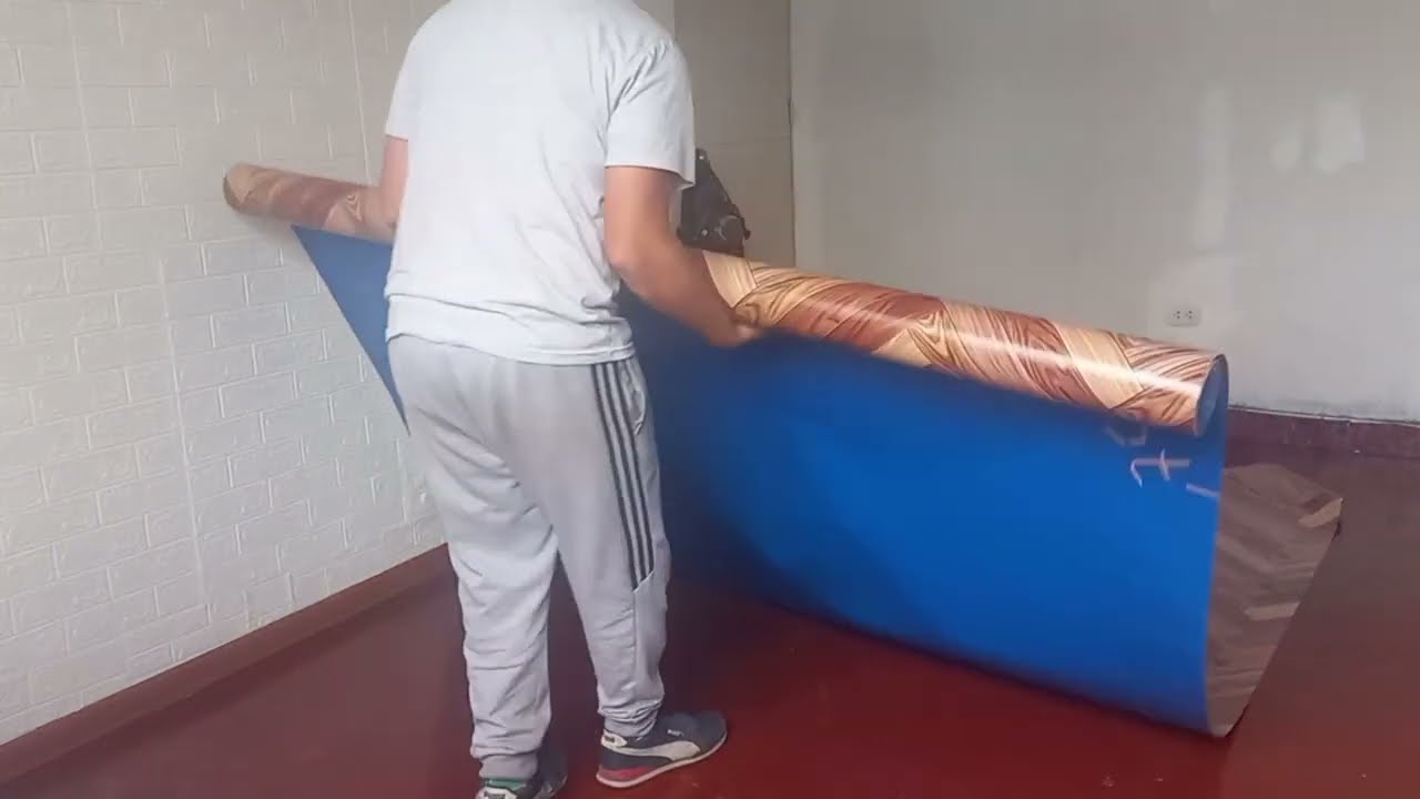 INSTALACIÓN de piso laminado EN ROLLO 🌟 - Instalación RÁPIDA y SENCILLA ⚒