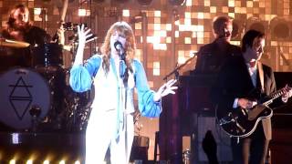 FLORENCE + THE MACHINE - Live Zenith Paris - Shake it out