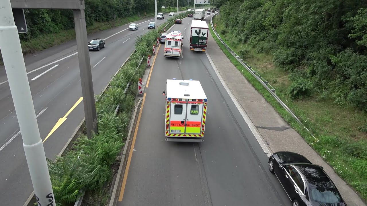 RTW kippt bei Übungsfahrt um