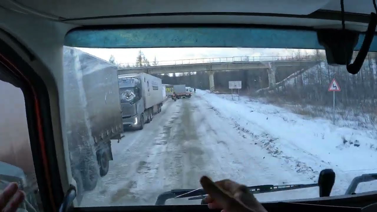 Супер засада перевал Якут.Буксуют все.Перевал ТИТ. Volvo fh 540.Едем в Якутию.