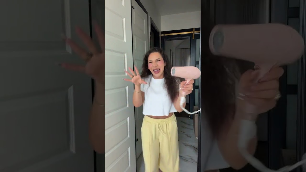 Nenis bañadita y bien contenta porque recibí un mensajito de algo muy bonito aún no les puedo decir