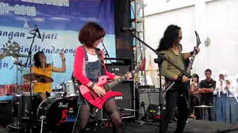 The PainKillers hit SMA 5 Karawang "Opening + Gila" Part I The PainKillers hit SMA 5 Karawang "Opening + Gila" Part I