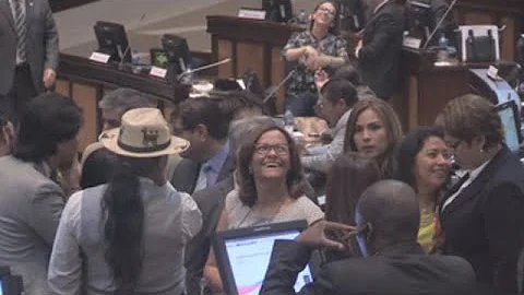 Elizabeth Cabezas, nueva presidenta de la Asamblea...