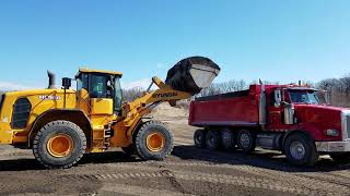 Kohler Pit's Jim Farrell Discusses Hyundai HL 960 Wheel Loader