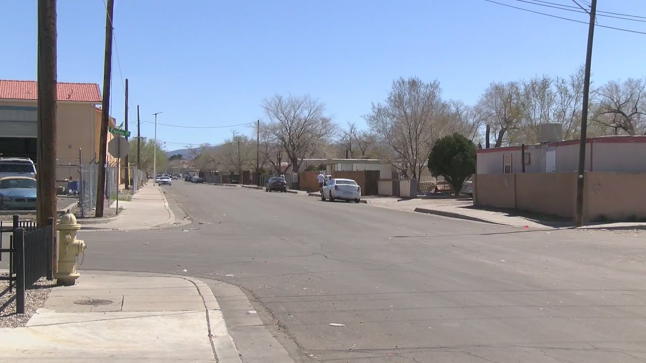 Albuquerque foster parents facing child abuse charges - YouTube