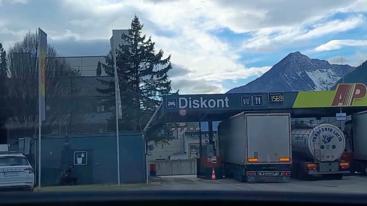 Brixlegg, Autofahrt, Sattelzüge, Inntal, Tirol, Austria 